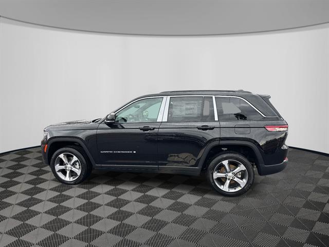 2025 Jeep Grand Cherokee Limited photo 2