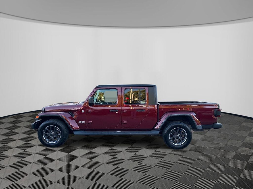 Used 2021 Jeep Gladiator Overland Truck
