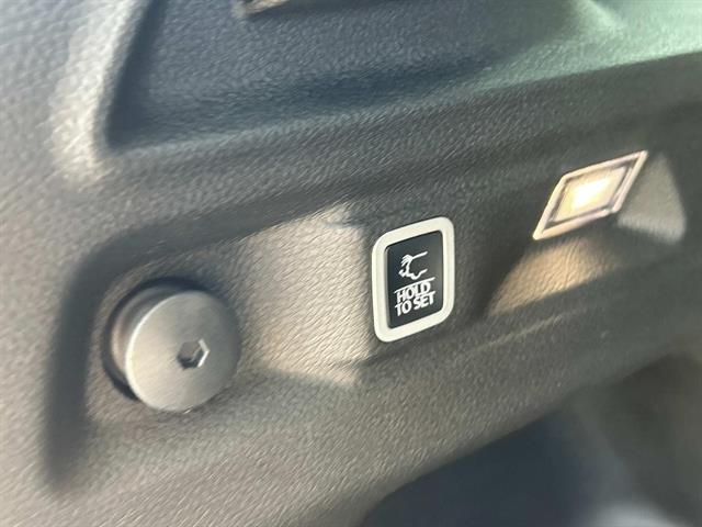 2025 Jeep Grand Cherokee Altitude photo 2