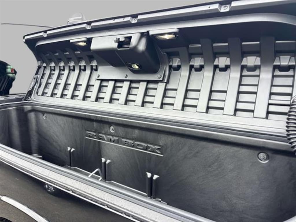 New 2026 Ram 1500 LARAMIE CREW CAB 4X4 5'7 BOX Pickup