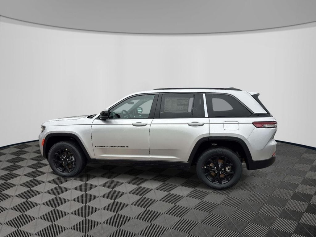 New 2026 Jeep Grand Cherokee LAREDO ALTITUDE 4X4 Sport Utility