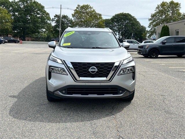 2022 Nissan Rogue SL photo 2