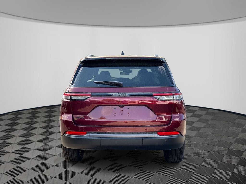 New 2026 Jeep Grand Cherokee LAREDO ALTITUDE 4X4 Sport Utility