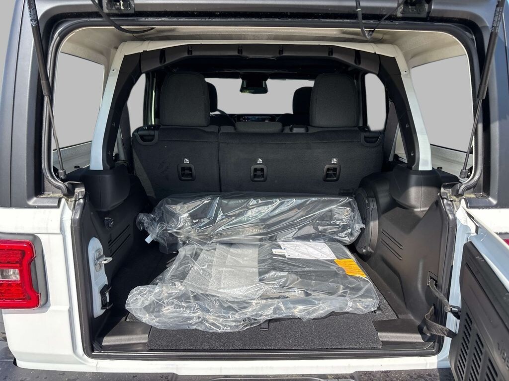 New 2026 Jeep Wrangler 4-DOOR WILLYS Sport Utility