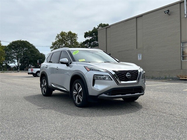 2022 Nissan Rogue SL photo 3