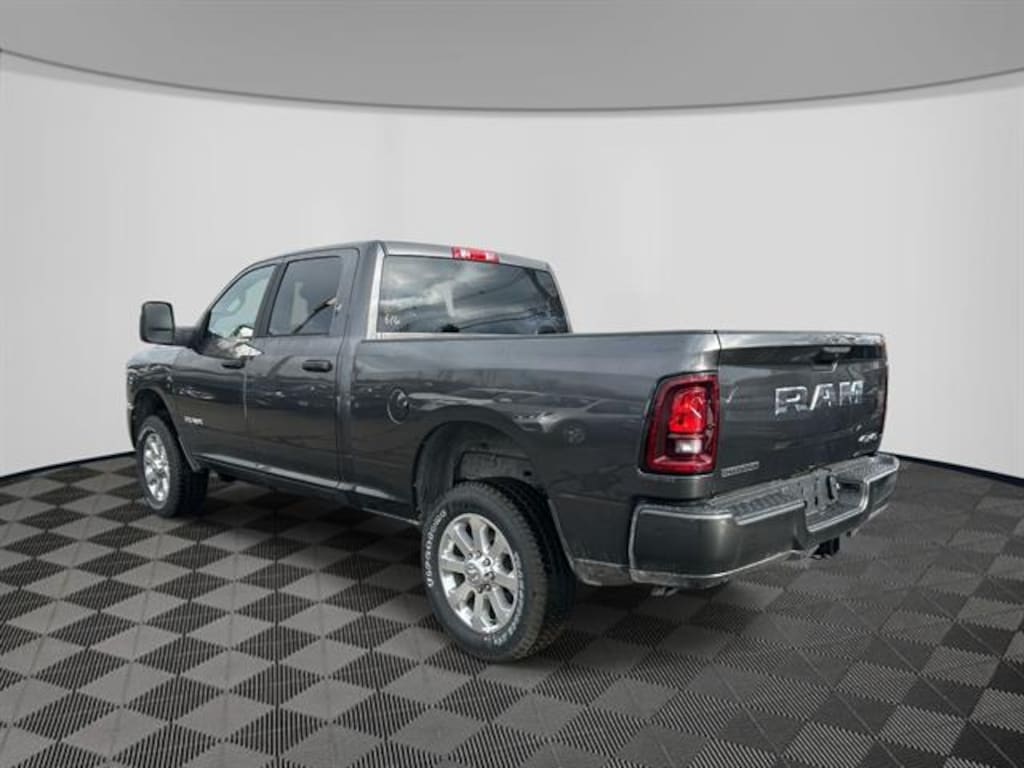 New 2026 Ram 2500 BIG HORN CREW CAB 4X4 6'4 BOX Pickup