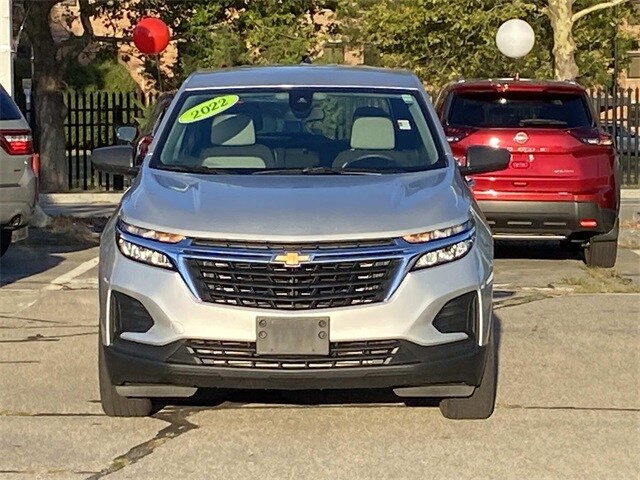 2022 Chevrolet Equinox LS photo 2