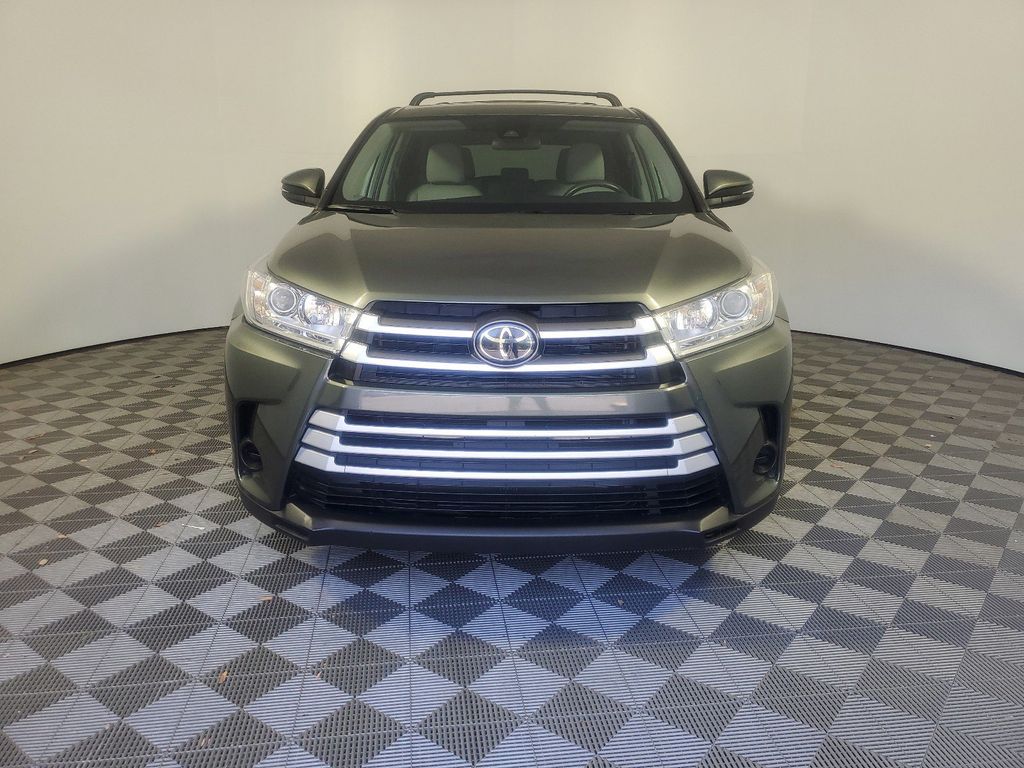 Used 2019 Toyota Highlander LE with VIN 5TDZARFH3KS055273 for sale in Pompano Beach, FL