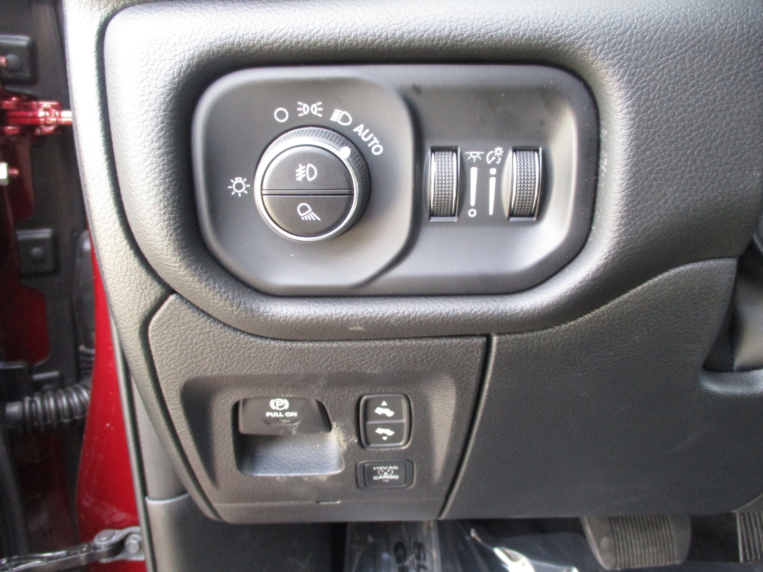 2025 RAM 1500 Laramie - Photo 36