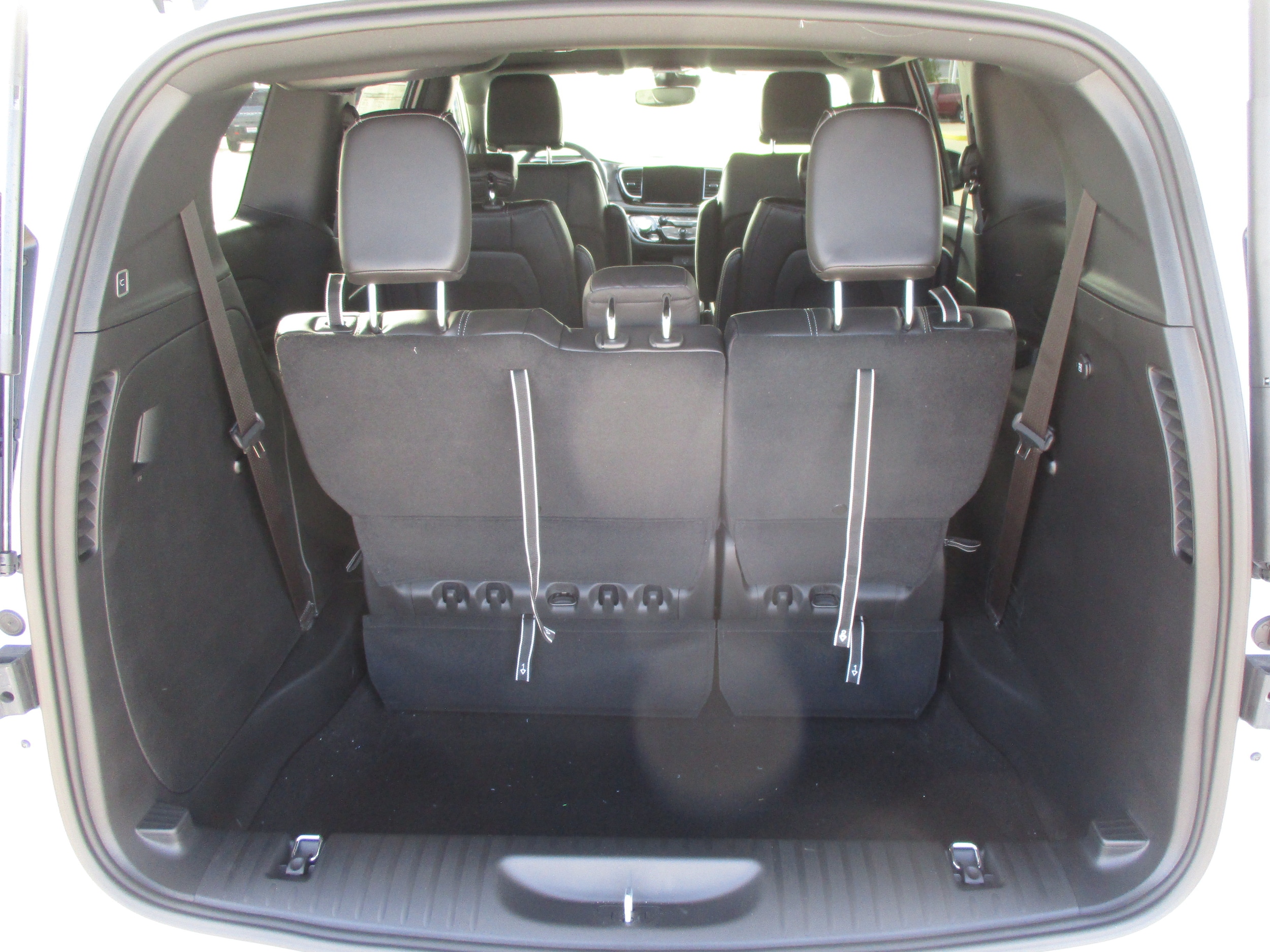 2026 Chrysler Pacifica Select - Photo 38