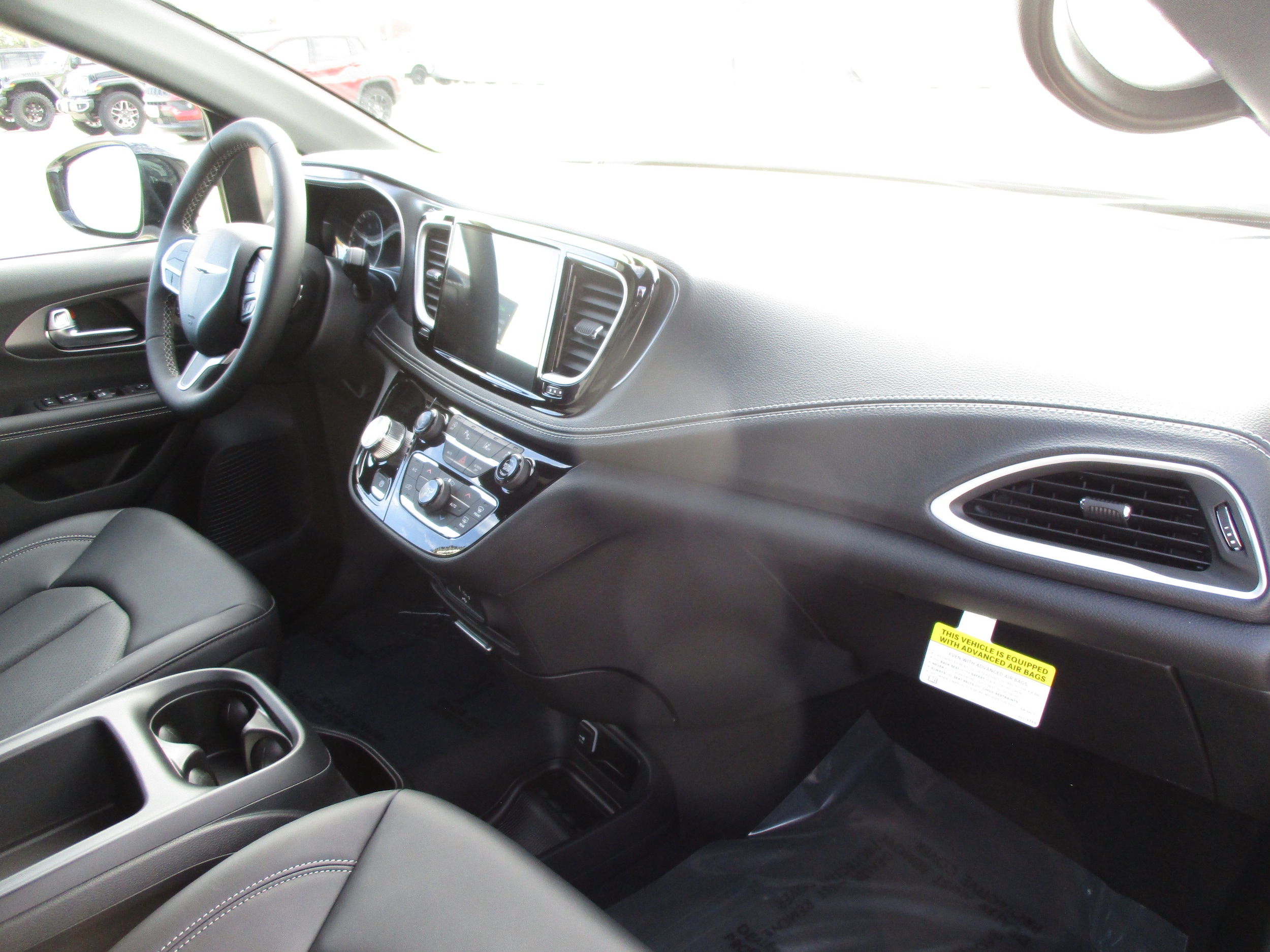 2026 Chrysler Pacifica Select - Photo 39