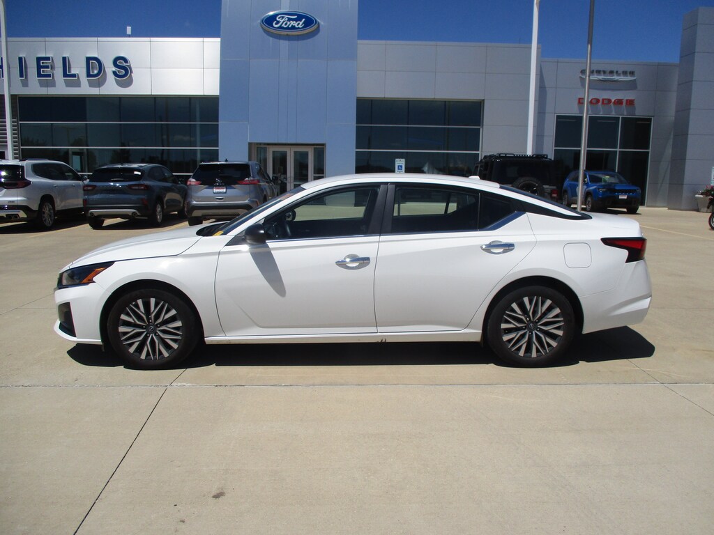 Used 2025 Nissan Altima SV Sedan