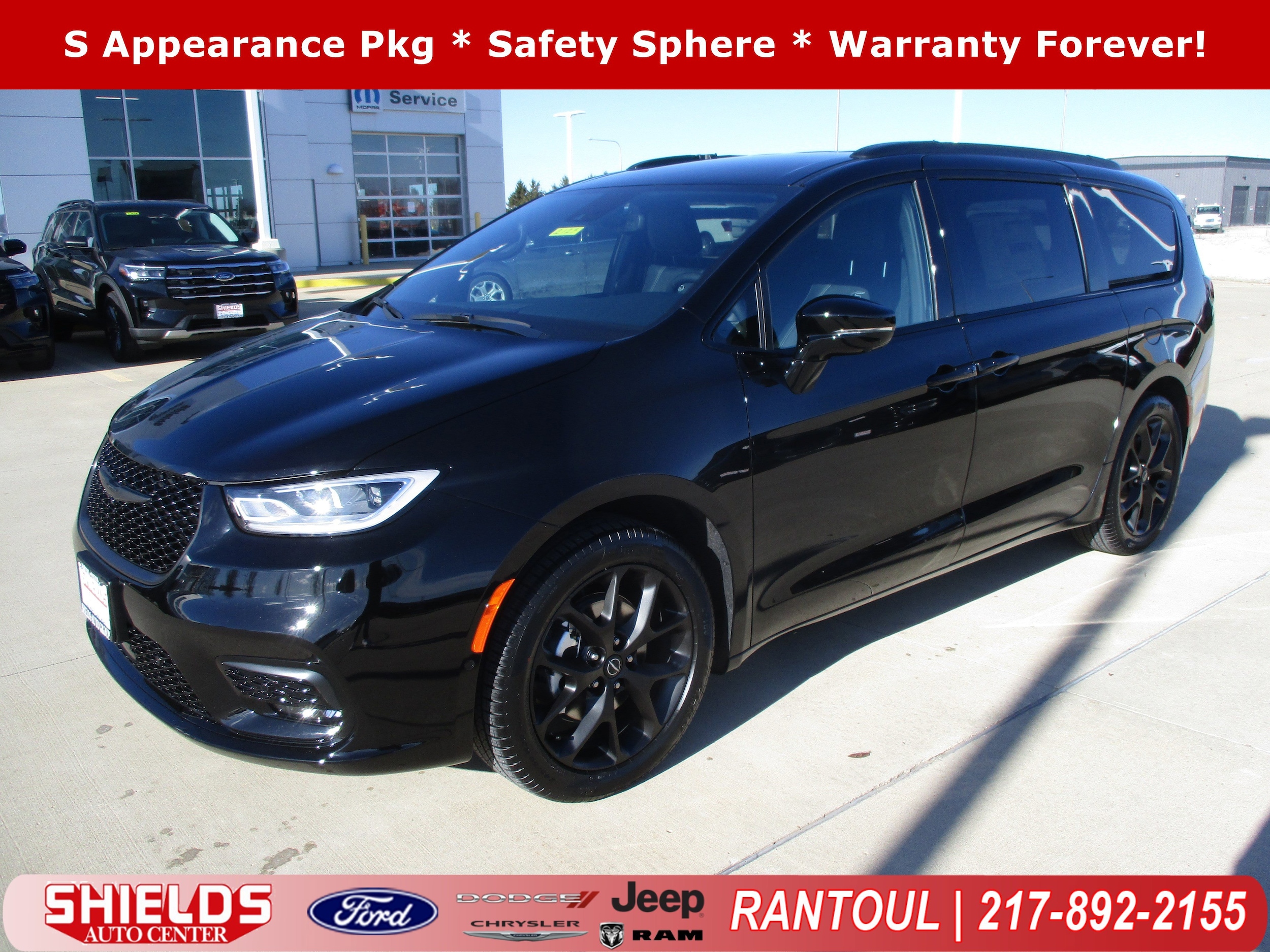 2026 Chrysler Pacifica Select's photo