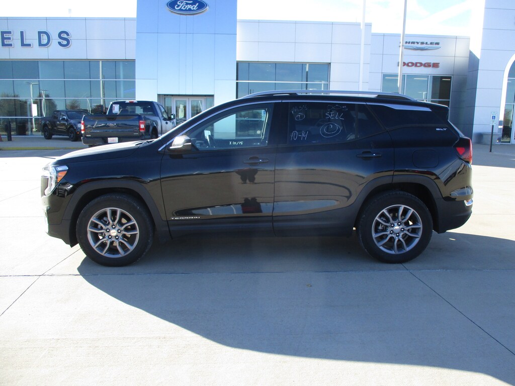 Used 2024 GMC Terrain SLT SUV