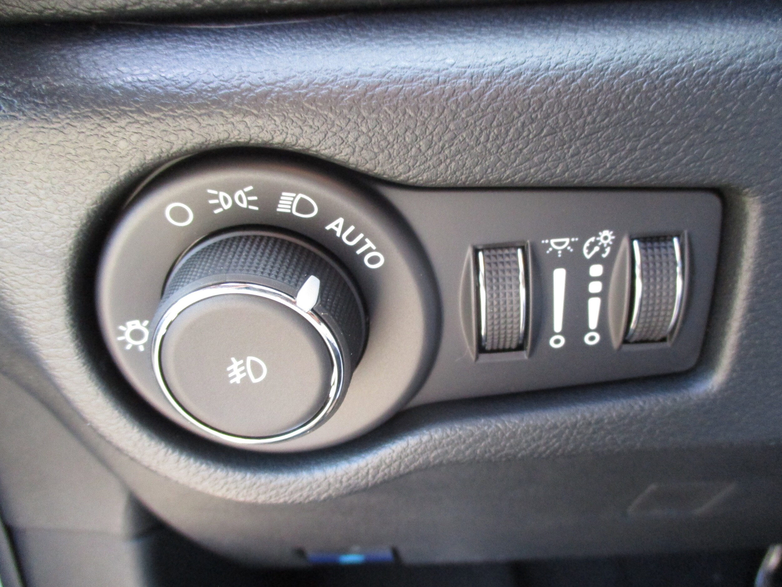 2026 Chrysler Pacifica Select - Photo 29