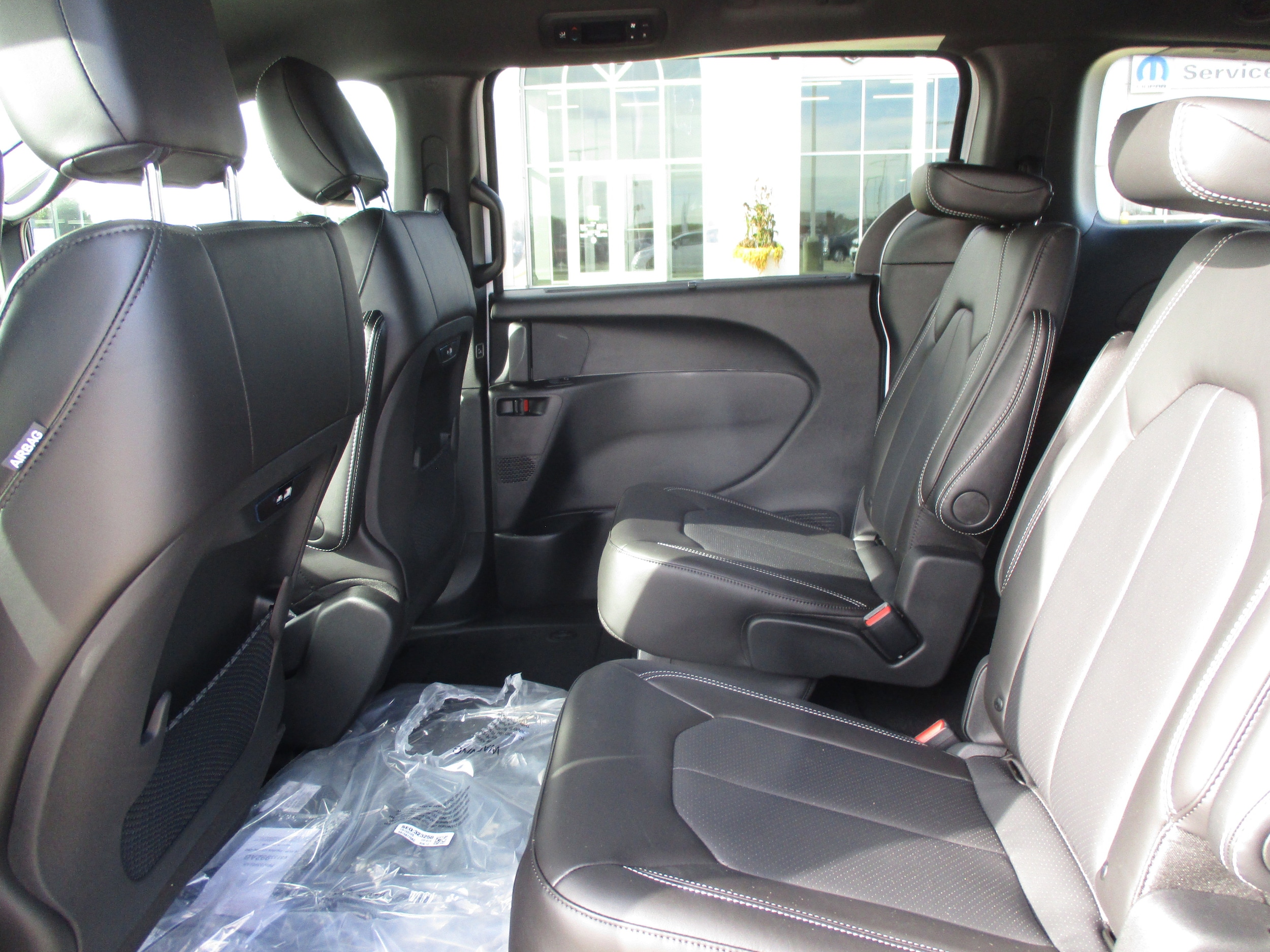 2026 Chrysler Pacifica Select - Photo 35