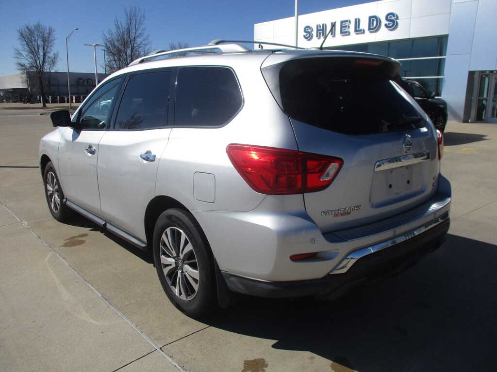 Used 2017 Nissan Pathfinder SL SUV