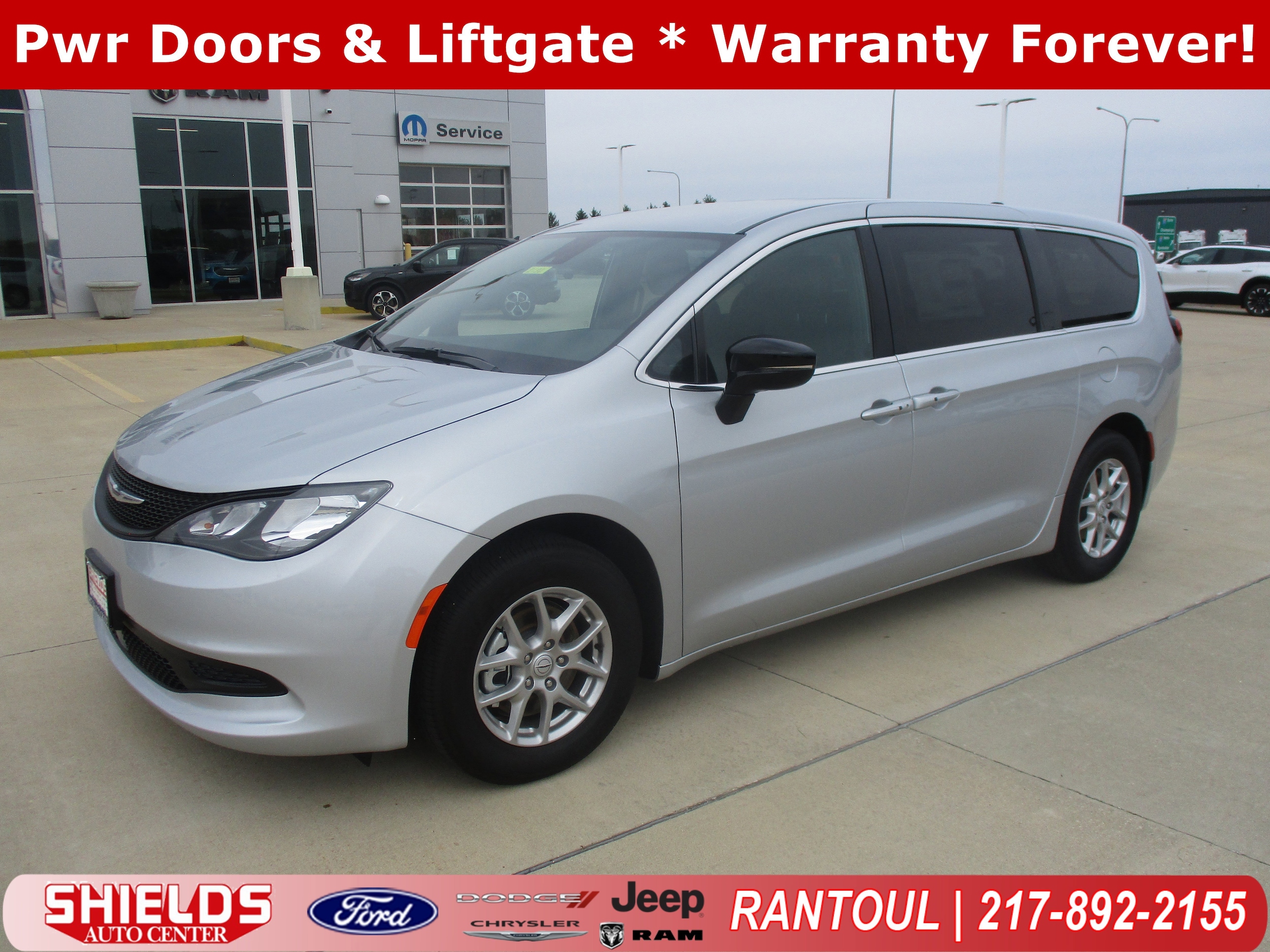2026 Chrysler Voyager LX's photo