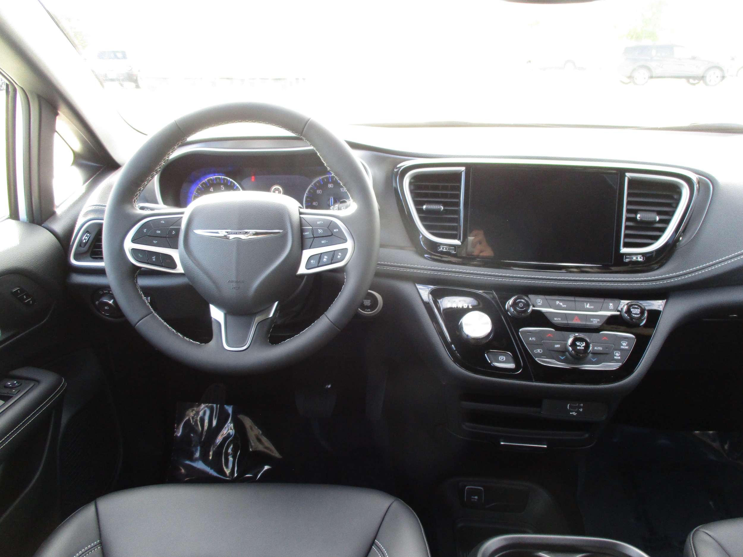 2026 Chrysler Pacifica Select - Photo 14