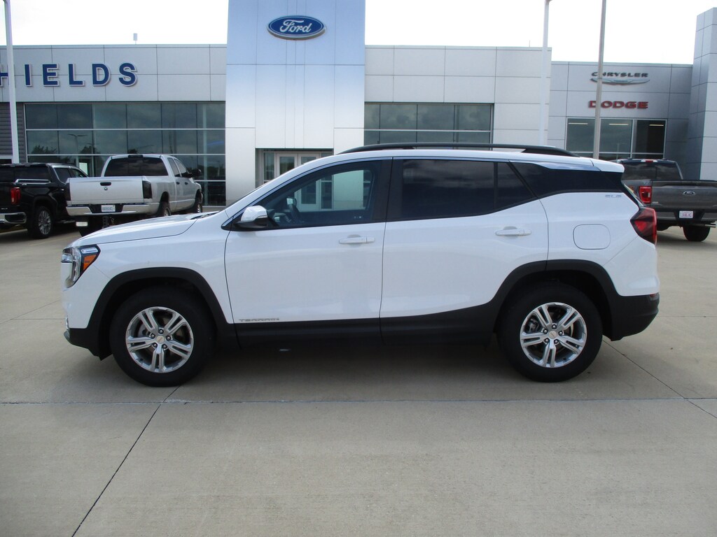 Used 2024 GMC Terrain SLE SUV