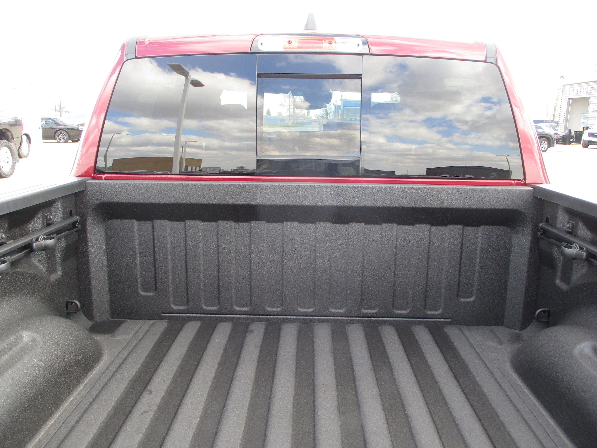 2025 RAM 1500 Laramie - Photo 6