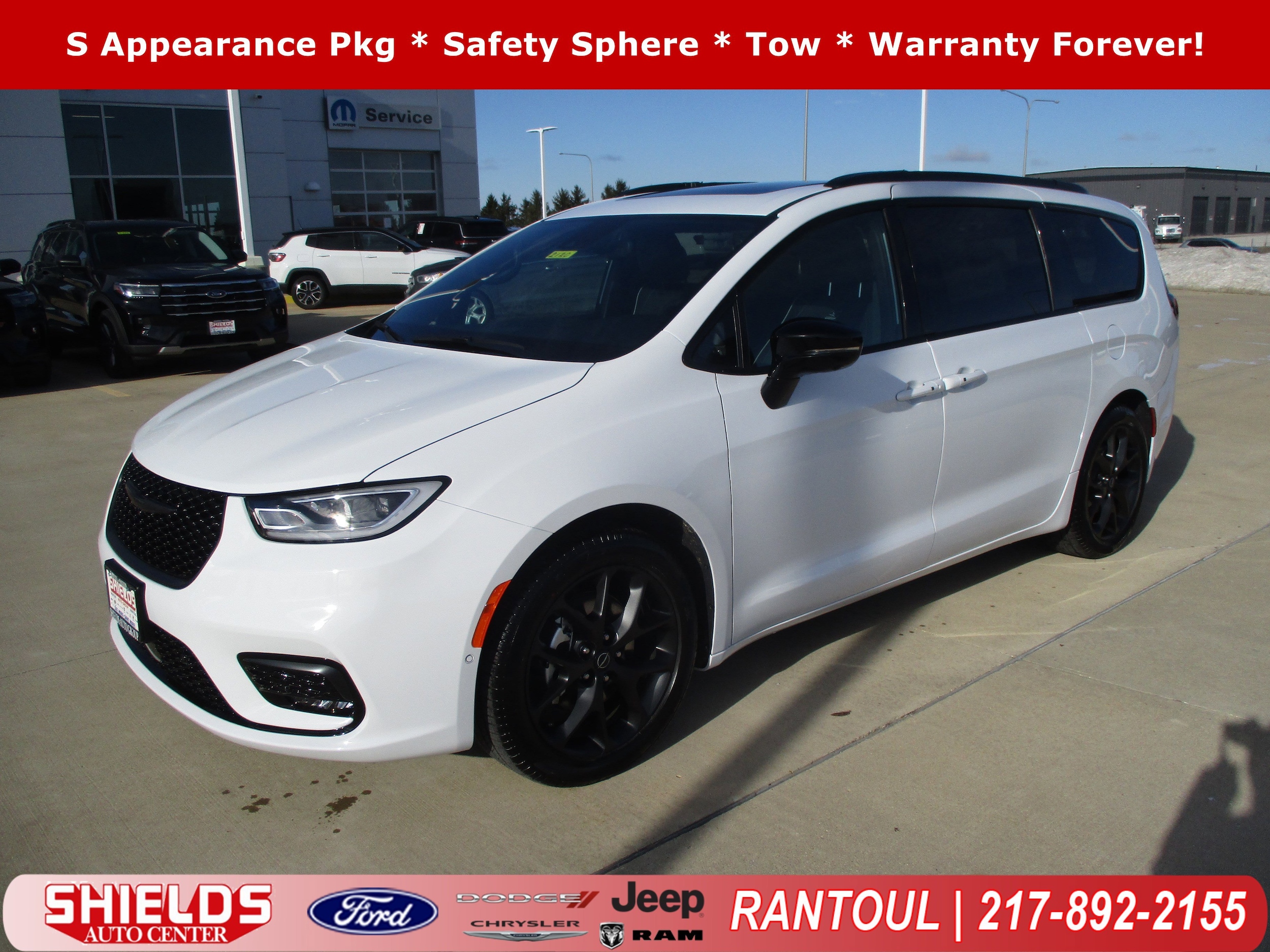 2026 Chrysler Pacifica Limited's photo