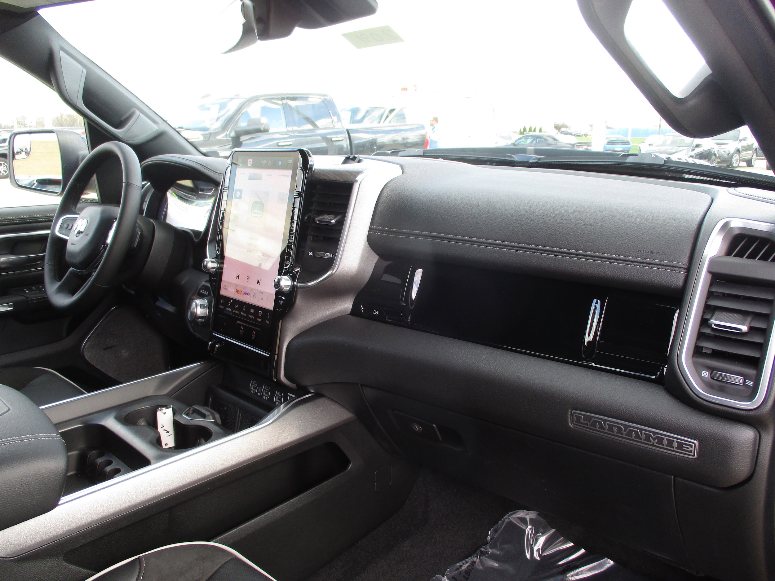 2025 RAM 1500 Laramie - Photo 44