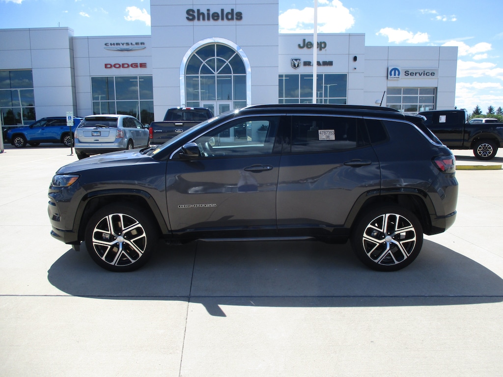 Used 2024 Jeep Compass Limited SUV