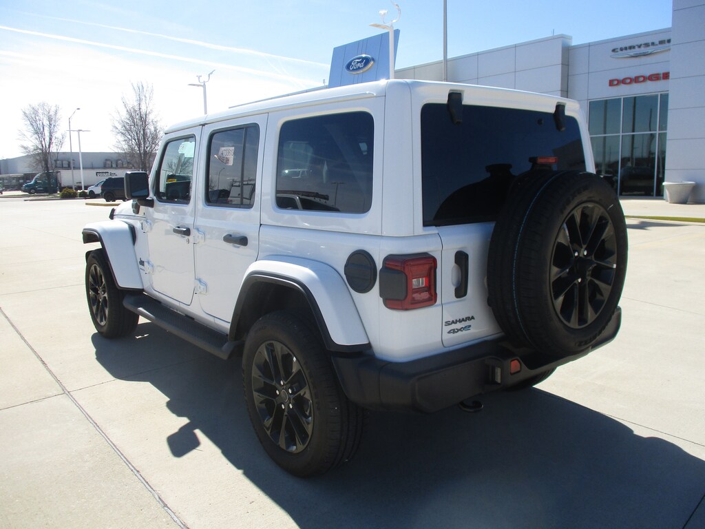 Used 2025 Jeep Wrangler 4xe Sahara SUV