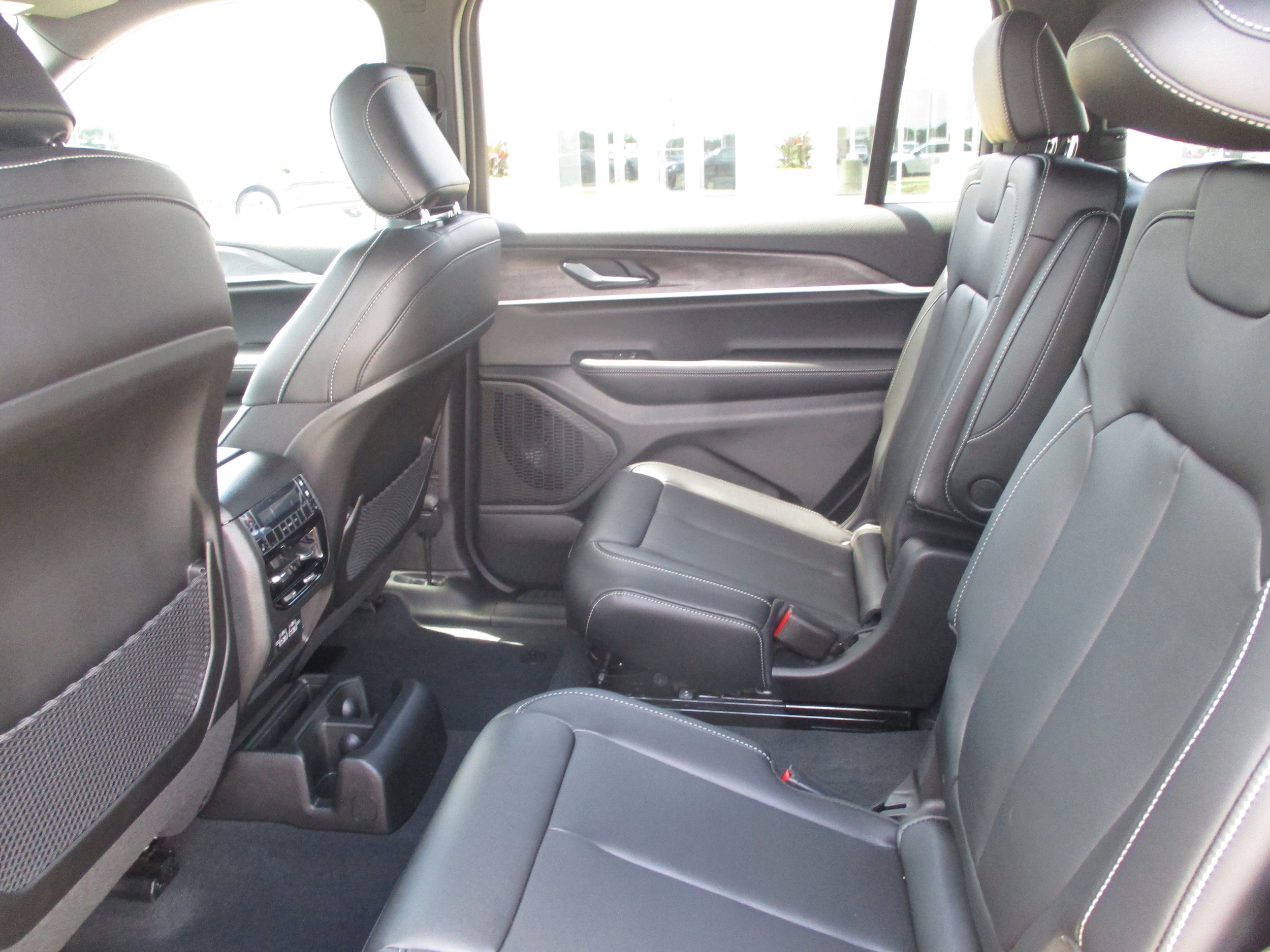 2025 Jeep Grand Cherokee L Limited - Photo 39