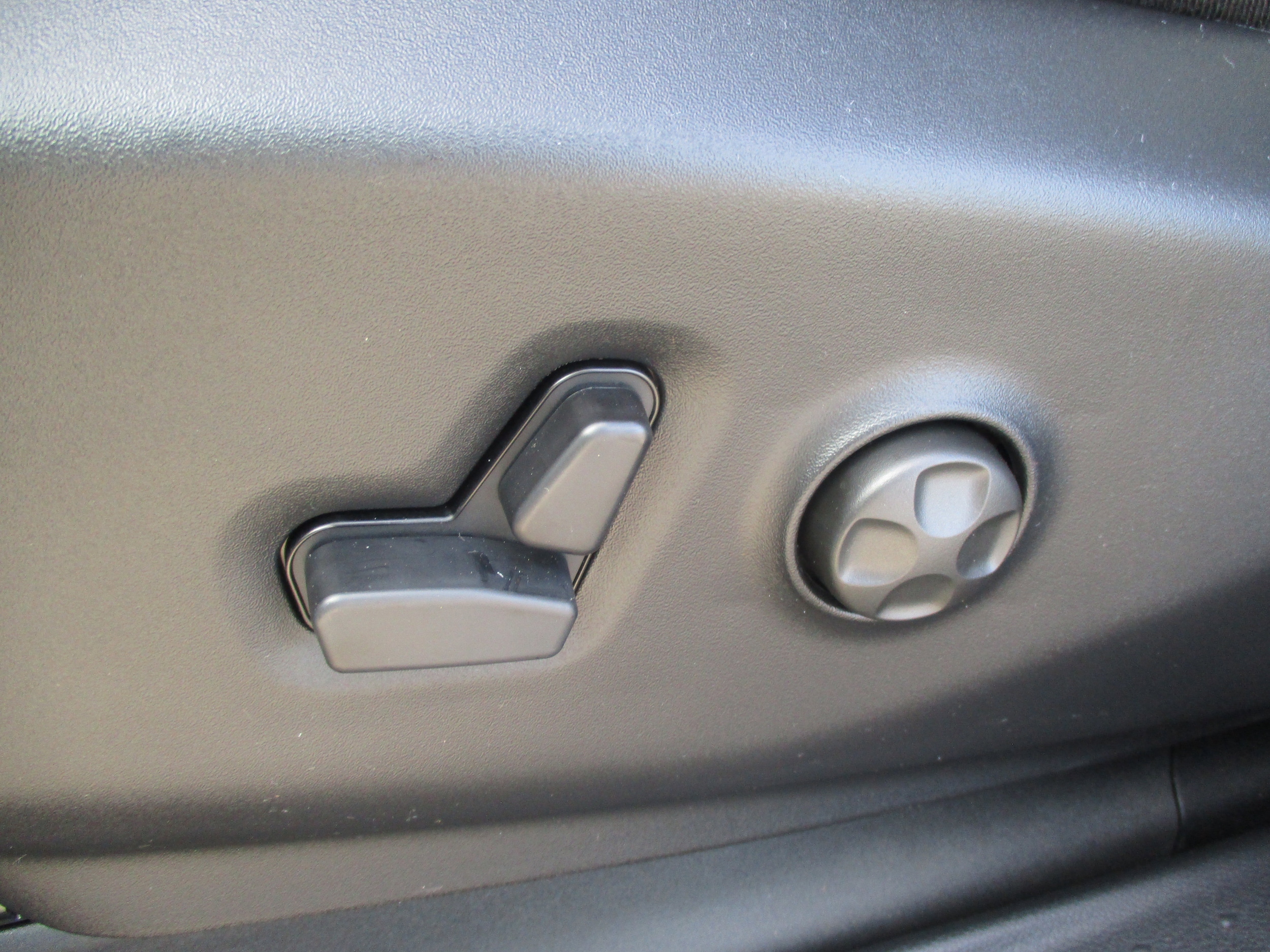 2026 Chrysler Pacifica Select - Photo 33