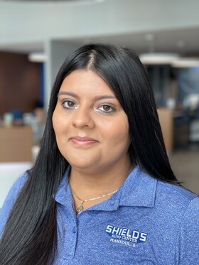 Staff member Leslie Carmona  from ID_0f4f96