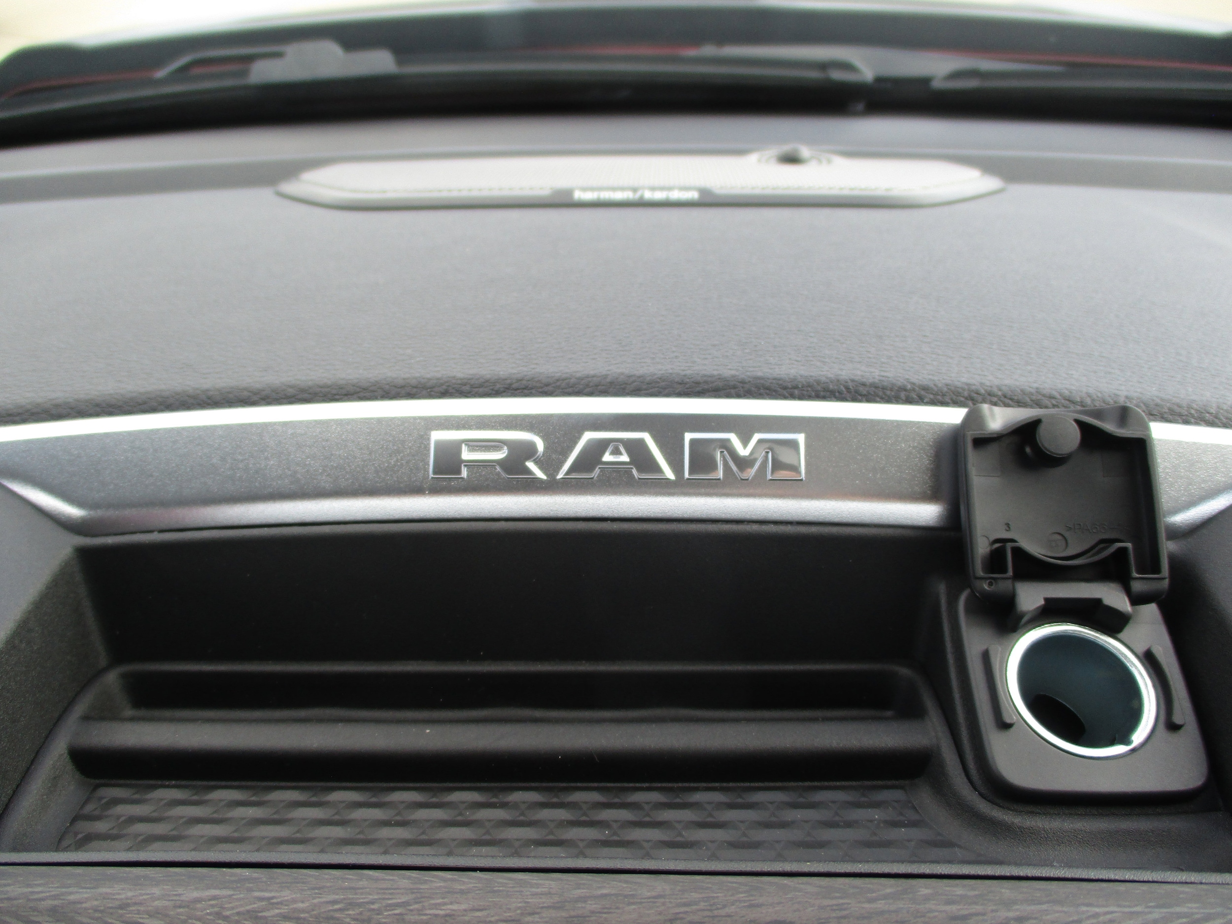 2025 RAM 1500 Laramie - Photo 23