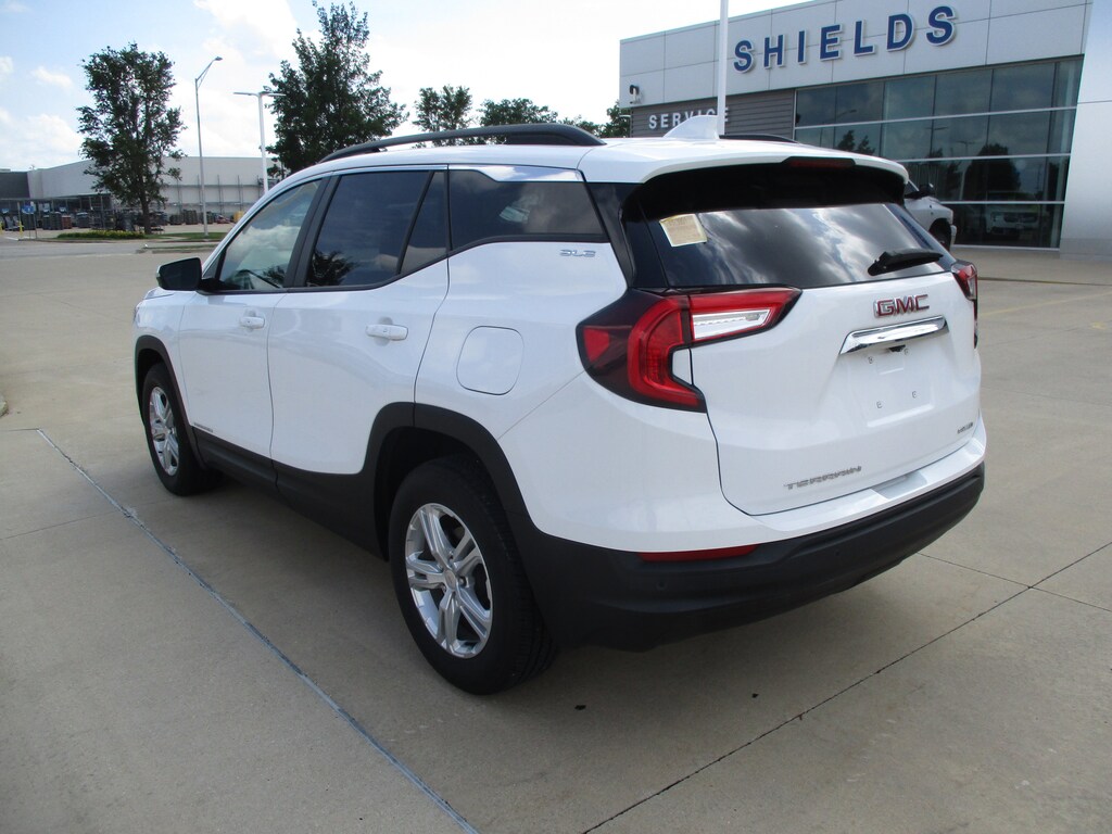 Used 2024 GMC Terrain SLE SUV