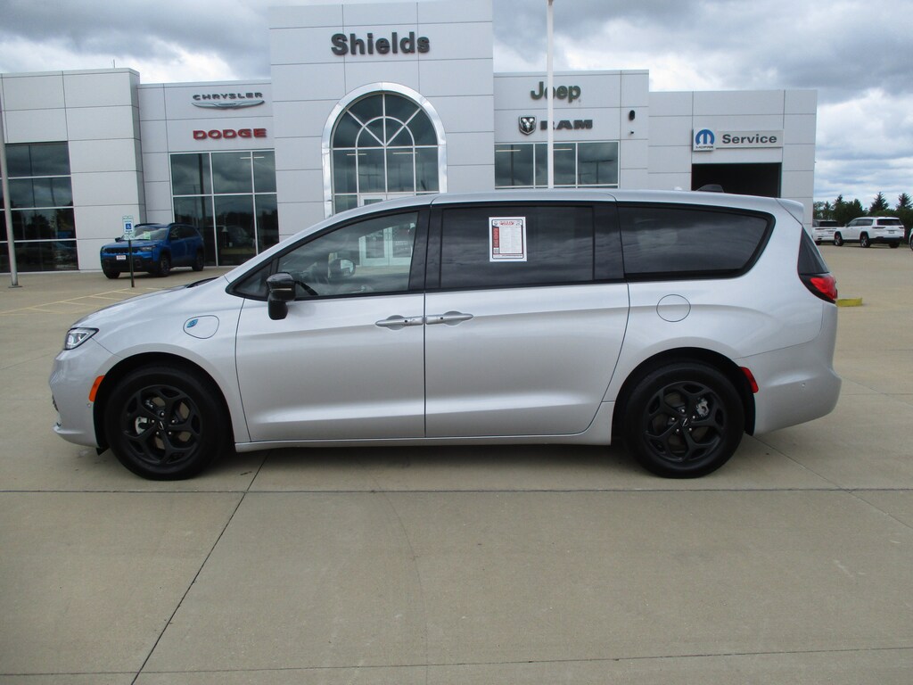 Used 2024 Chrysler Pacifica Plug-In Hybrid Select Van Passenger Van