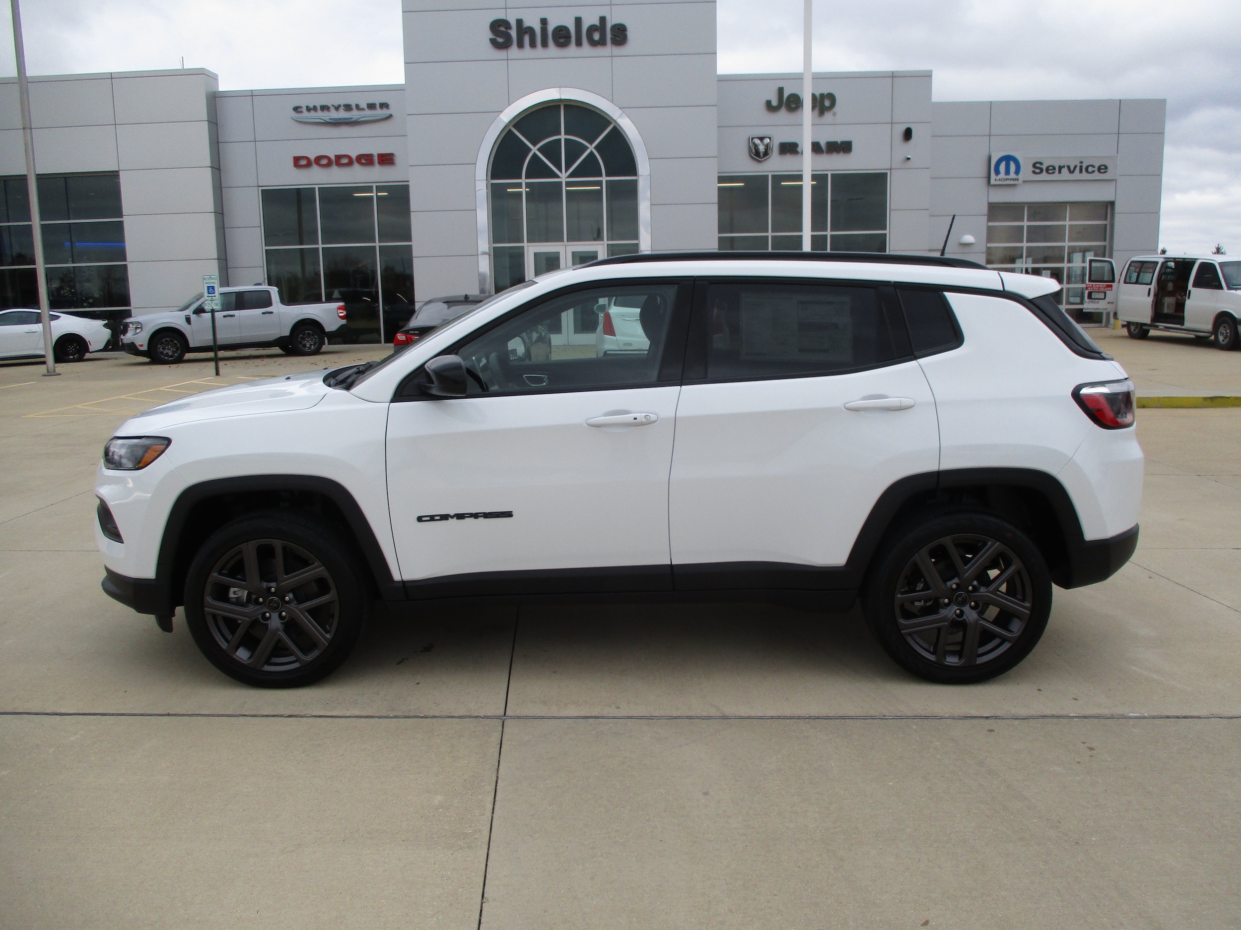 2026 Jeep Compass Latitude Altitude - Photo 3