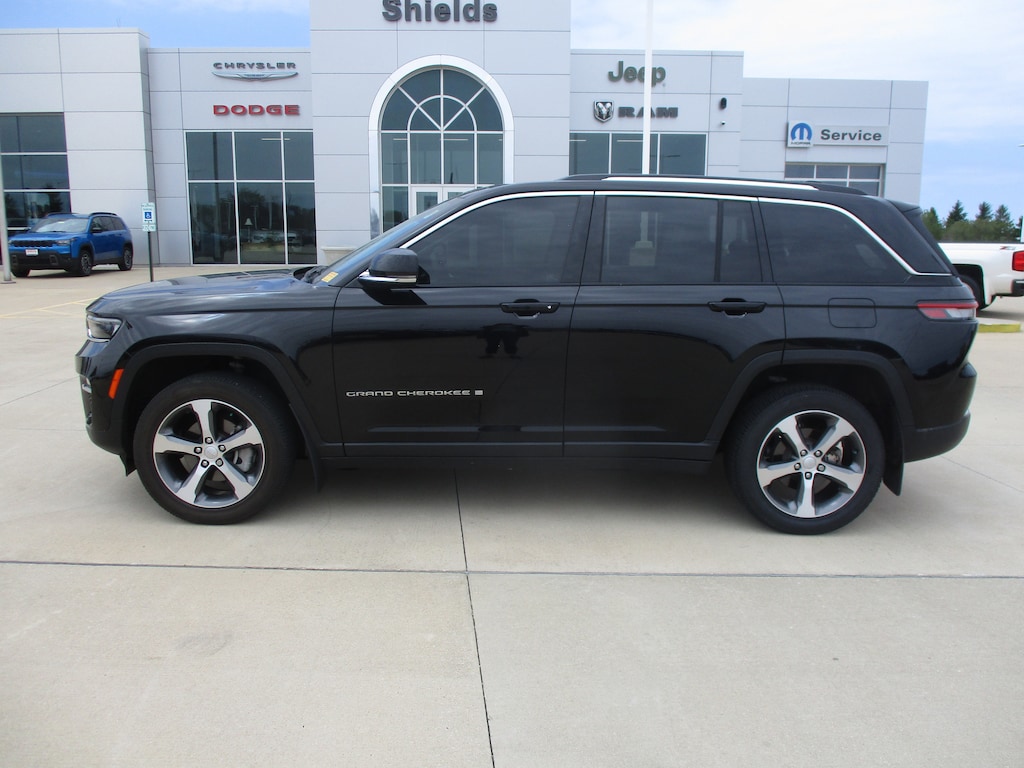 Used 2023 Jeep Grand Cherokee Limited SUV
