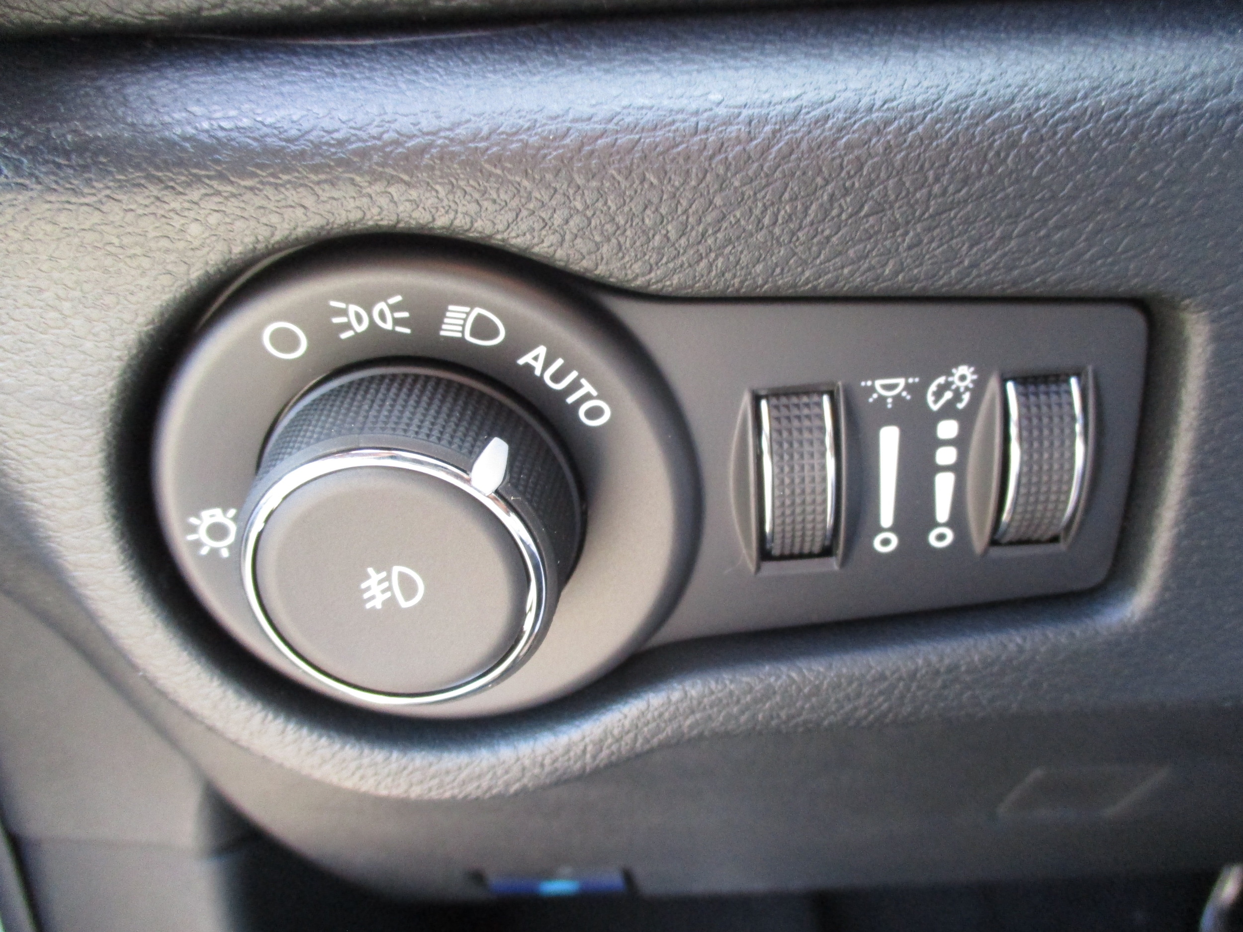 2026 Chrysler Pacifica Select - Photo 29
