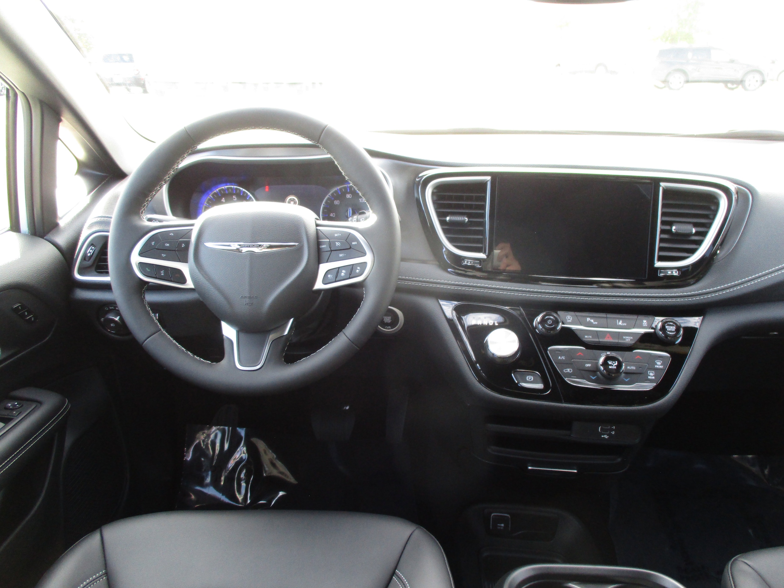 2026 Chrysler Pacifica Select - Photo 14