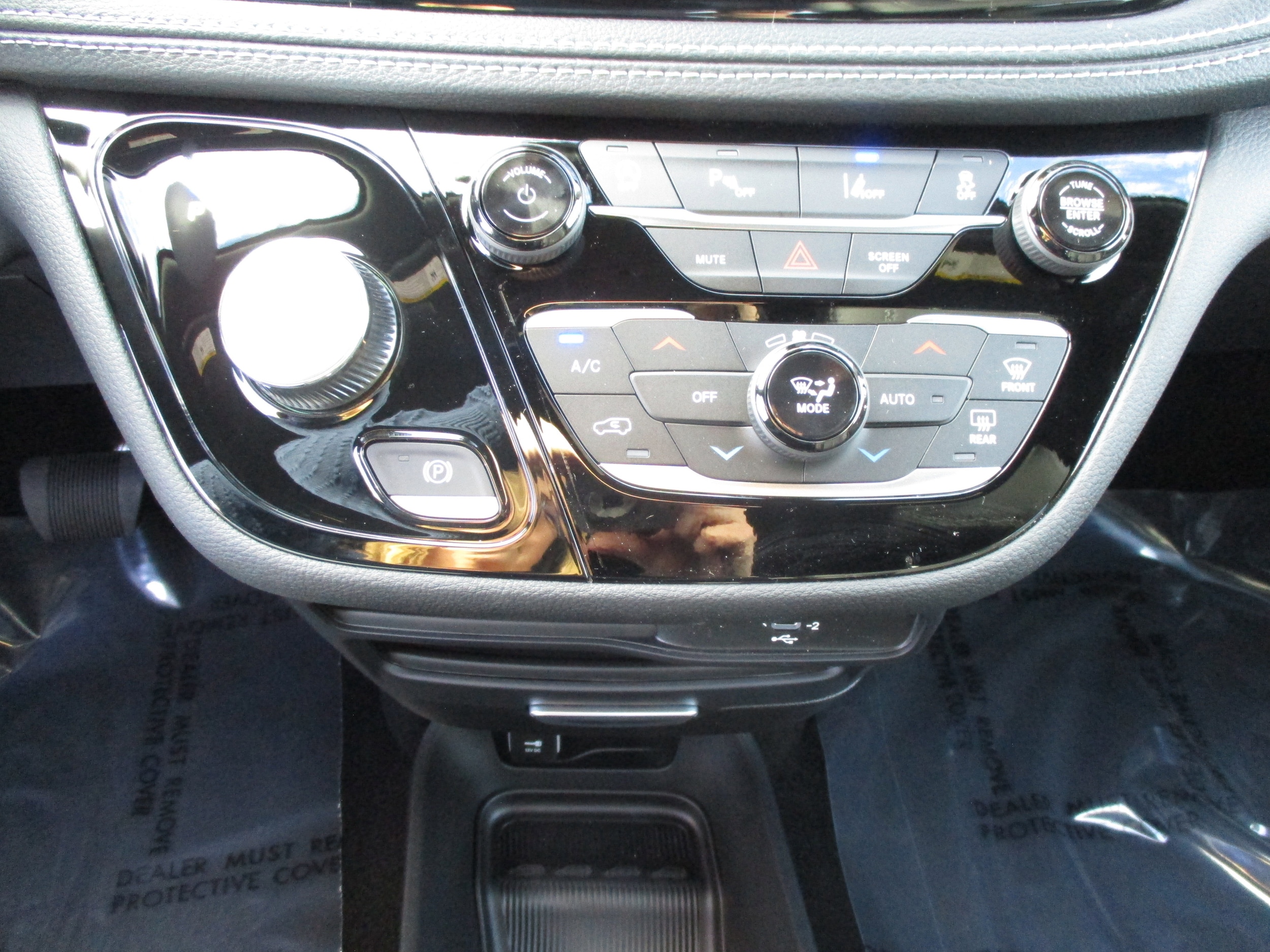 2026 Chrysler Pacifica Select - Photo 25