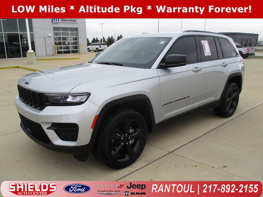 Used 2023 Jeep Grand Cherokee Laredo SUV