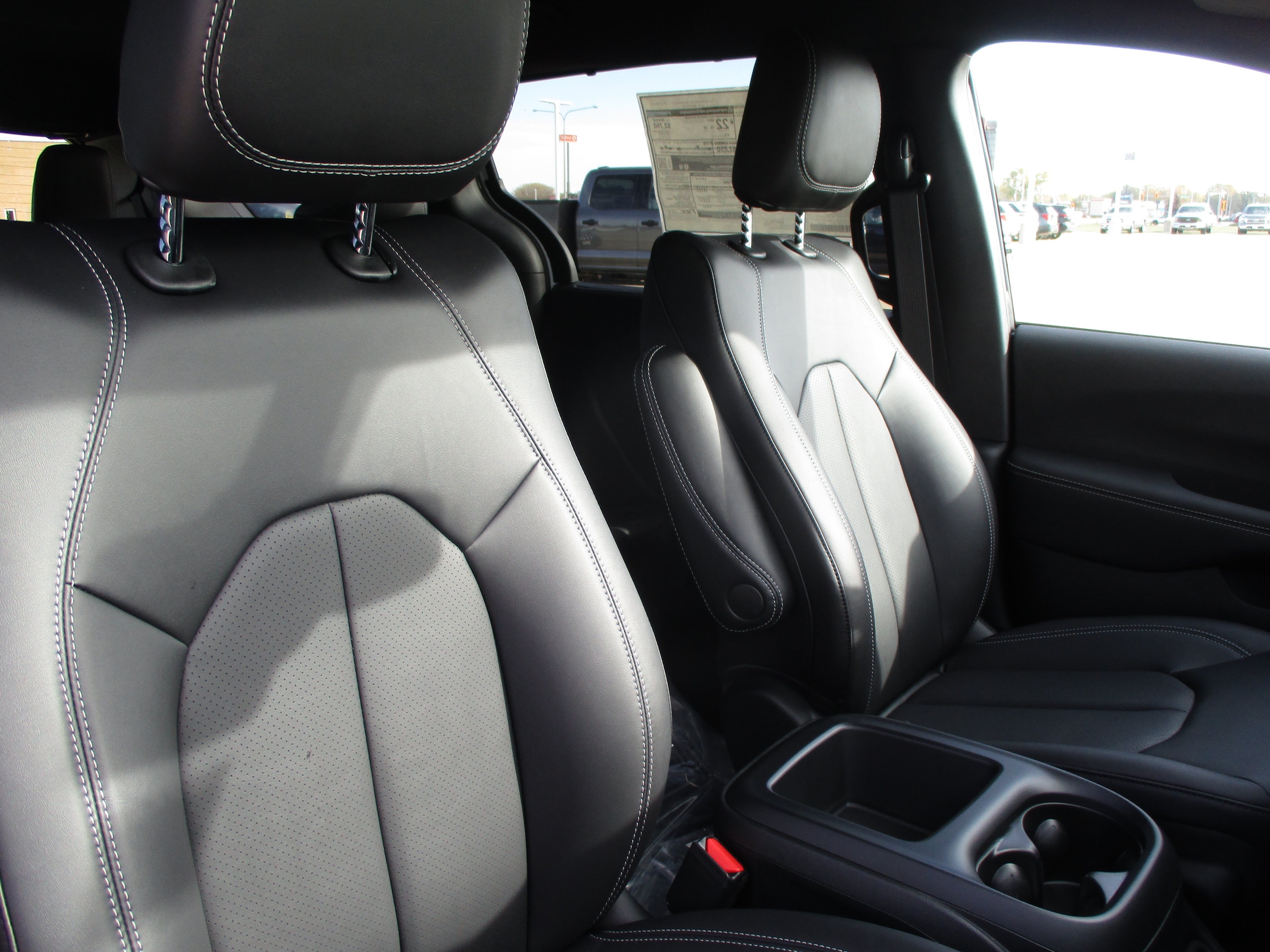2026 Chrysler Pacifica Select - Photo 41