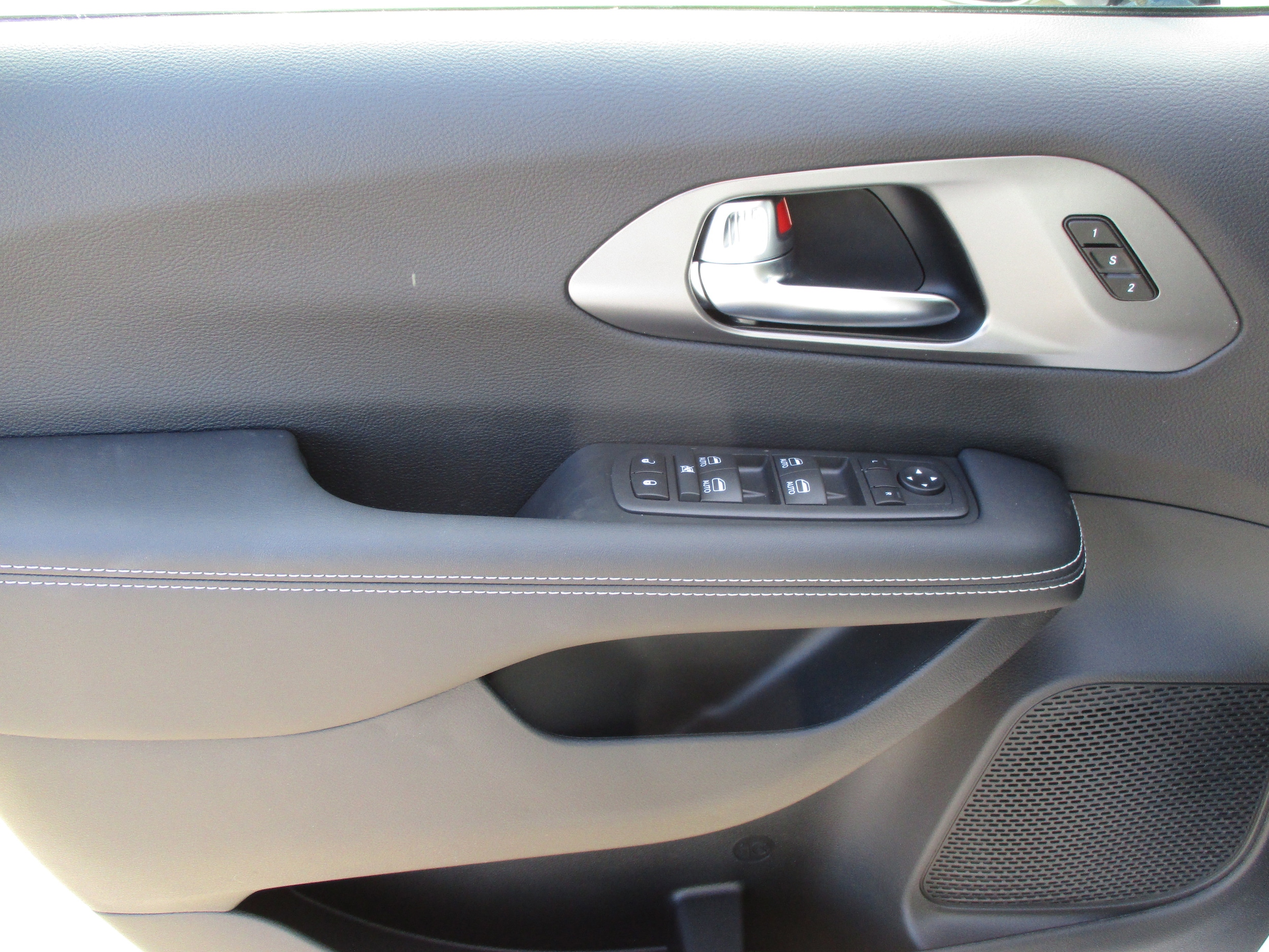 2026 Chrysler Pacifica Select - Photo 30