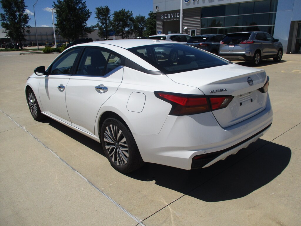 Used 2025 Nissan Altima SV Sedan
