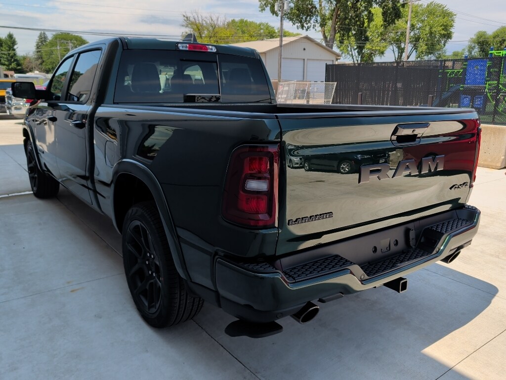 New 2026 Ram 1500 LARAMIE CREW CAB 4X4 6'4 BOX Pickup