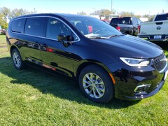 2026 Chrysler Pacifica SELECT AWD Passenger Van