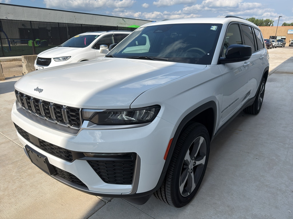 New 2026 Jeep Grand Cherokee L LIMITED 4X4 Sport Utility