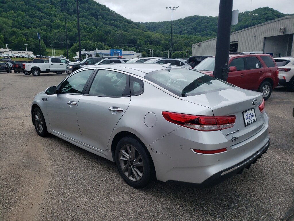 2019 Kia Optima LX photo 4