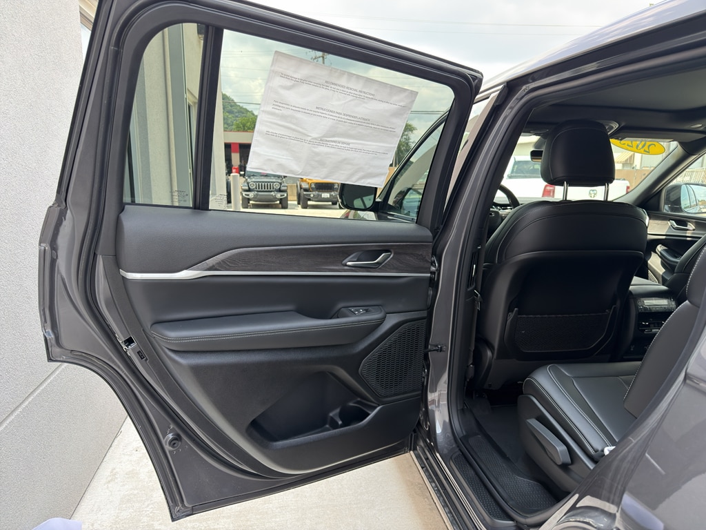 2025 Jeep Grand Cherokee L Limited - Photo 13
