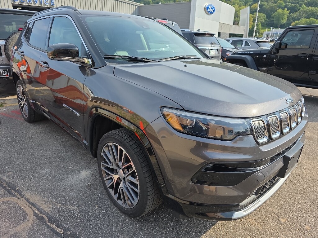 2022 Jeep Compass Limited photo 2